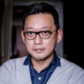 国产成人a v